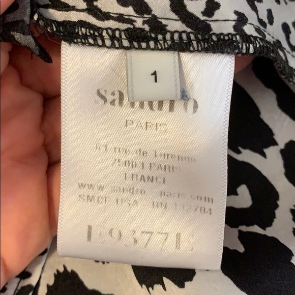 Silk sleevless animal print blouse - Picture 4 of 4